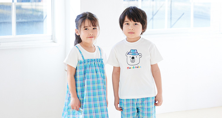 子供達が楽しく着る服、元気な色、シンプルな型、着まわしのきくデイリーウェアー。moujonjon ムージョンジョン